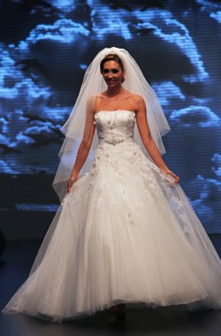 düğün elbise moda defilesi