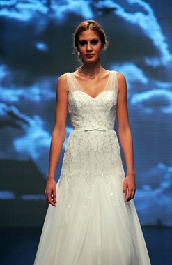 düğün elbise moda defilesi