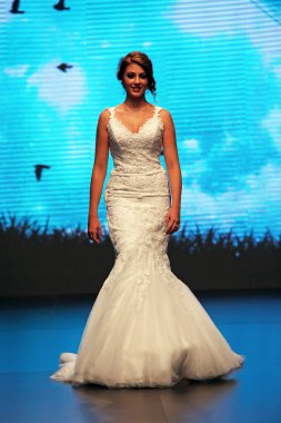 düğün elbise moda defilesi