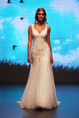 düğün elbise moda defilesi
