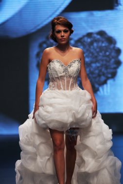 düğün elbise moda defilesi