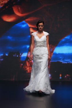 düğün elbise moda defilesi