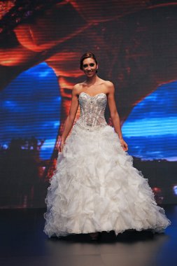 düğün elbise moda defilesi