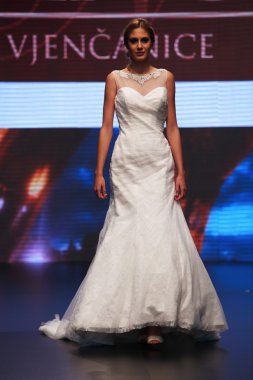 düğün elbise moda defilesi
