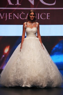 düğün elbise moda defilesi