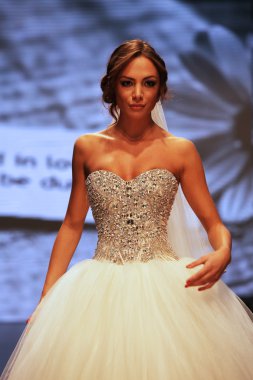 düğün elbise moda defilesi