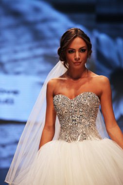 düğün elbise moda defilesi