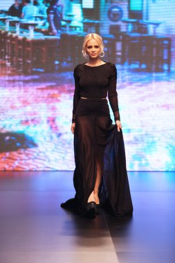 düğün elbise moda defilesi