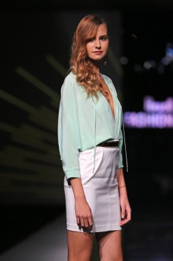 designed by zona45 - Ines atelier 'fashion.hr' gösteri kıyafetleri moda model
