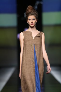 morana krklec 'fashion.hr' show tarafından tasarlanan kıyafetleri moda model