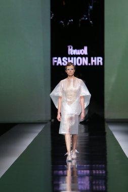 branka donassy 'fashion.hr' show tarafından tasarlanan kıyafetleri moda model