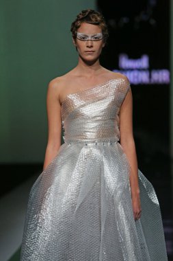 branka donassy 'fashion.hr' show tarafından tasarlanan kıyafetleri moda model