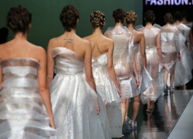 branka donassy 'fashion.hr' show tarafından tasarlanan kıyafetleri moda model