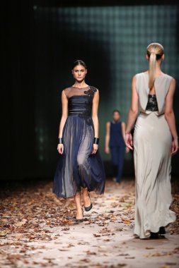 porter gösteri nebo cro üzerinde kıyafetleri moda model tasarım