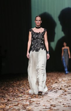 porter gösteri nebo cro üzerinde kıyafetleri moda model tasarım