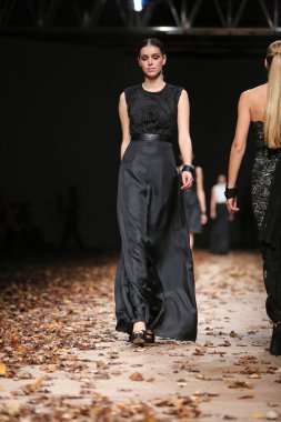 porter gösteri nebo cro üzerinde kıyafetleri moda model tasarım