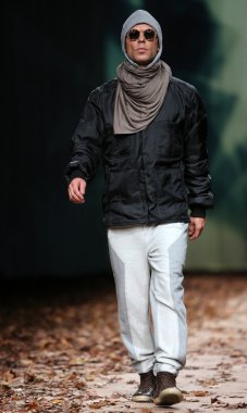 cro jet lag porter gösteri kıyafetleri moda model tasarım