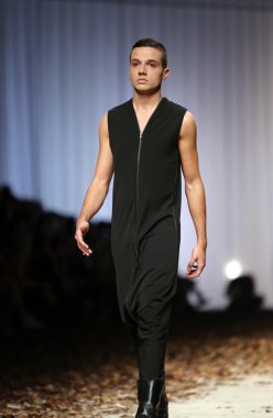 porter gösteri maja podrug cro üzerinde kıyafetleri moda model tasarım