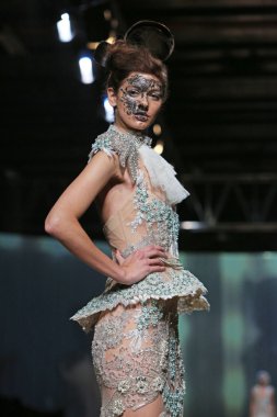 porter gösteri matija vuica cro üzerinde kıyafetleri moda model tasarım
