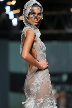 porter gösteri matija vuica cro üzerinde kıyafetleri moda model tasarım