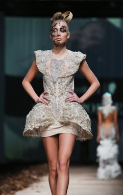 porter gösteri matija vuica cro üzerinde kıyafetleri moda model tasarım