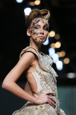 porter gösteri matija vuica cro üzerinde kıyafetleri moda model tasarım