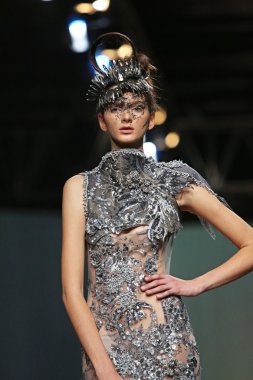 porter gösteri matija vuica cro üzerinde kıyafetleri moda model tasarım