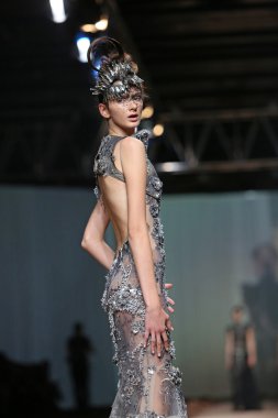 porter gösteri matija vuica cro üzerinde kıyafetleri moda model tasarım