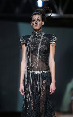 porter gösteri matija vuica cro üzerinde kıyafetleri moda model tasarım