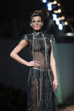 porter gösteri matija vuica cro üzerinde kıyafetleri moda model tasarım