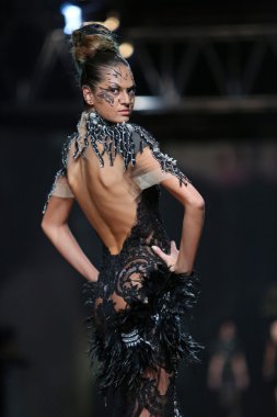 porter gösteri matija vuica cro üzerinde kıyafetleri moda model tasarım