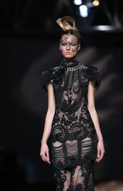 porter gösteri matija vuica cro üzerinde kıyafetleri moda model tasarım