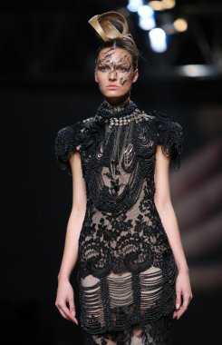 porter gösteri matija vuica cro üzerinde kıyafetleri moda model tasarım