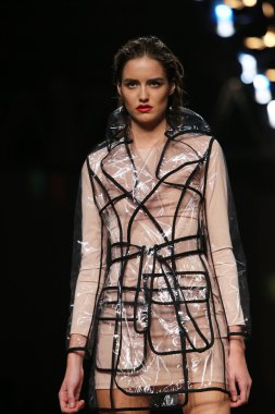 tarafından tasarlanan kıyafetleri moda model boşuna cro porter gösteri üzerinde