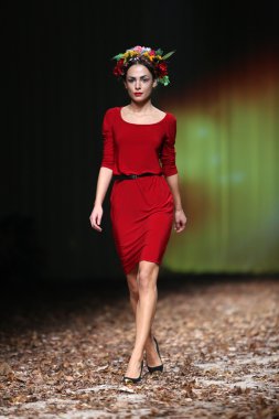porter gösteri cro üzerinde anamarija asanovic giyim eşyası moda model tasarım