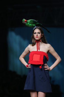 porter gösteri borna ve fils cro üzerinde kıyafetleri moda model tasarım