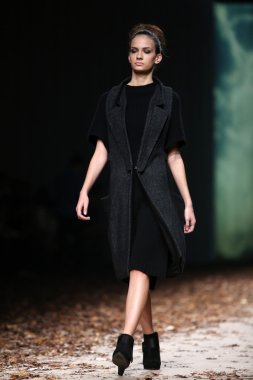 porter gösteri etna maar cro üzerinde kıyafetleri moda model tasarım