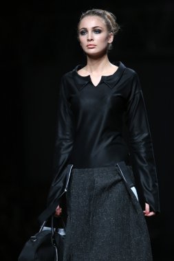 porter gösteri etna maar cro üzerinde kıyafetleri moda model tasarım