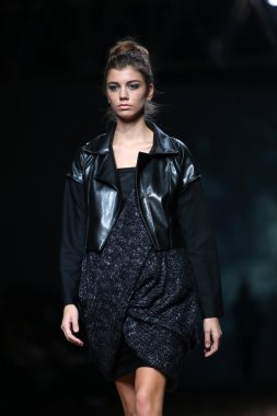 porter gösteri etna maar cro üzerinde kıyafetleri moda model tasarım