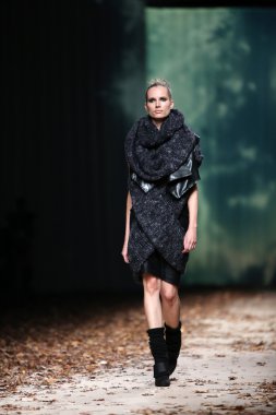 porter gösteri etna maar cro üzerinde kıyafetleri moda model tasarım