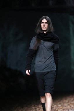 giyim eşyası manken spirir tarafından bir hamal gösteri tüberküloz cro üzerinde tarafından tasarlanan