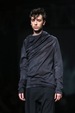 giyim eşyası manken spirir tarafından bir hamal gösteri tüberküloz cro üzerinde tarafından tasarlanan