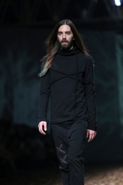 giyim eşyası manken spirir tarafından bir hamal gösteri tüberküloz cro üzerinde tarafından tasarlanan