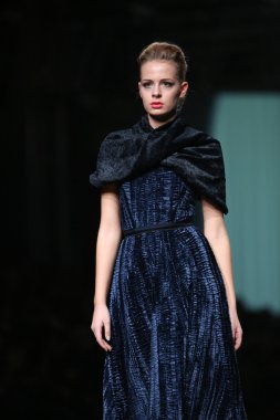 porter gösteri teo s. za mak cro üzerinde kıyafetleri moda model tasarım