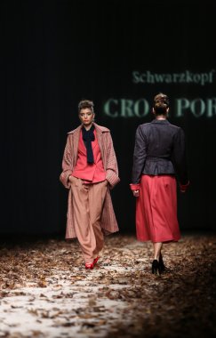 porter gösteri teo s. za mak cro üzerinde kıyafetleri moda model tasarım