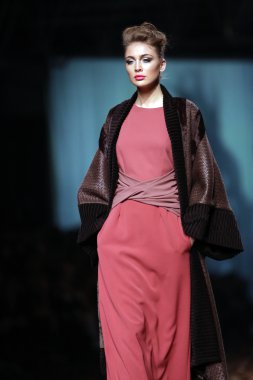 porter gösteri teo s. za mak cro üzerinde kıyafetleri moda model tasarım