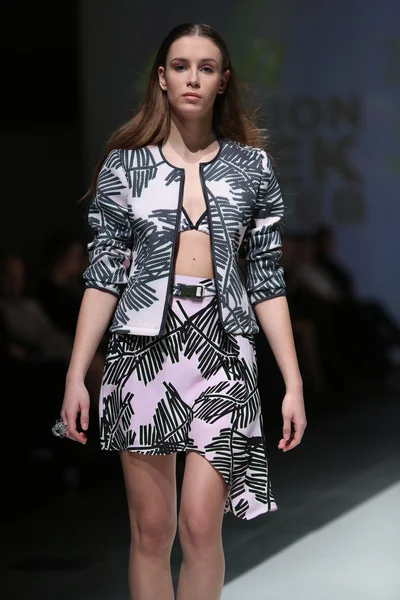 Fashion model wearing clothes designed by Kitty Joseph on the Zagreb Fashion Week show — Stock Photo, Image