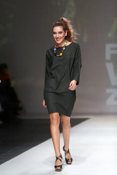 Fashion models wearing clothes designed by Iggy Popovic on the Zagreb Fashion Week show — Stock Photo, Image