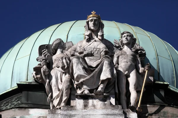 Sculpture over the entrance to the Ethnographic Museum in Zagreb — Stock Photo, Image