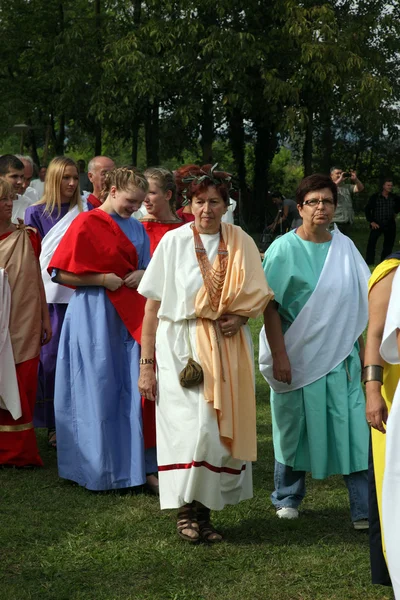 Festas de Dionísio em Andautonija, antigo assentamento romano perto de Zagreb realizada — Fotografia de Stock